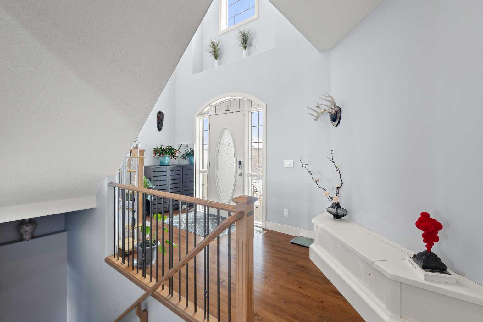 86 Royal Ridge Mount NW