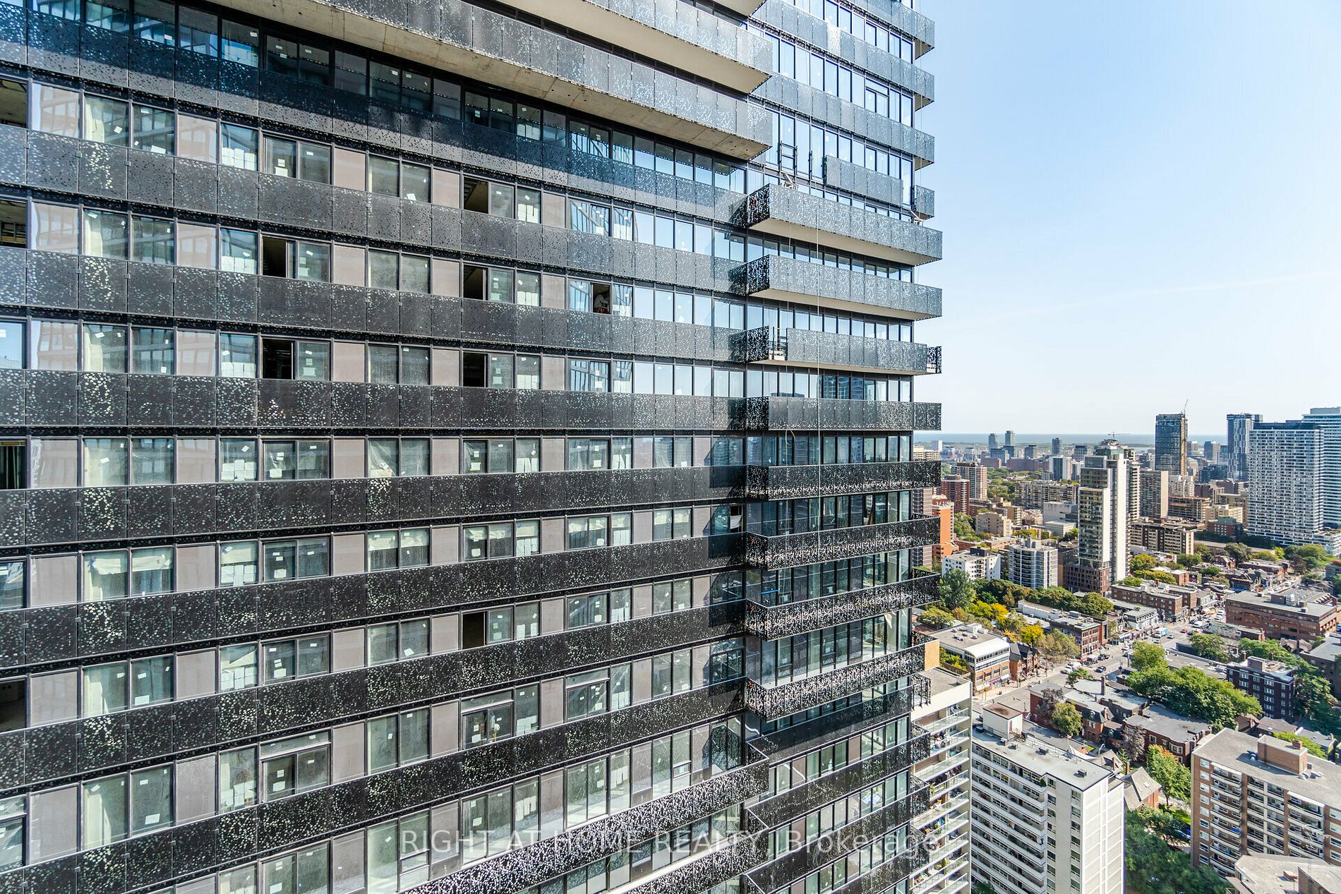 45 E Charles St 3910