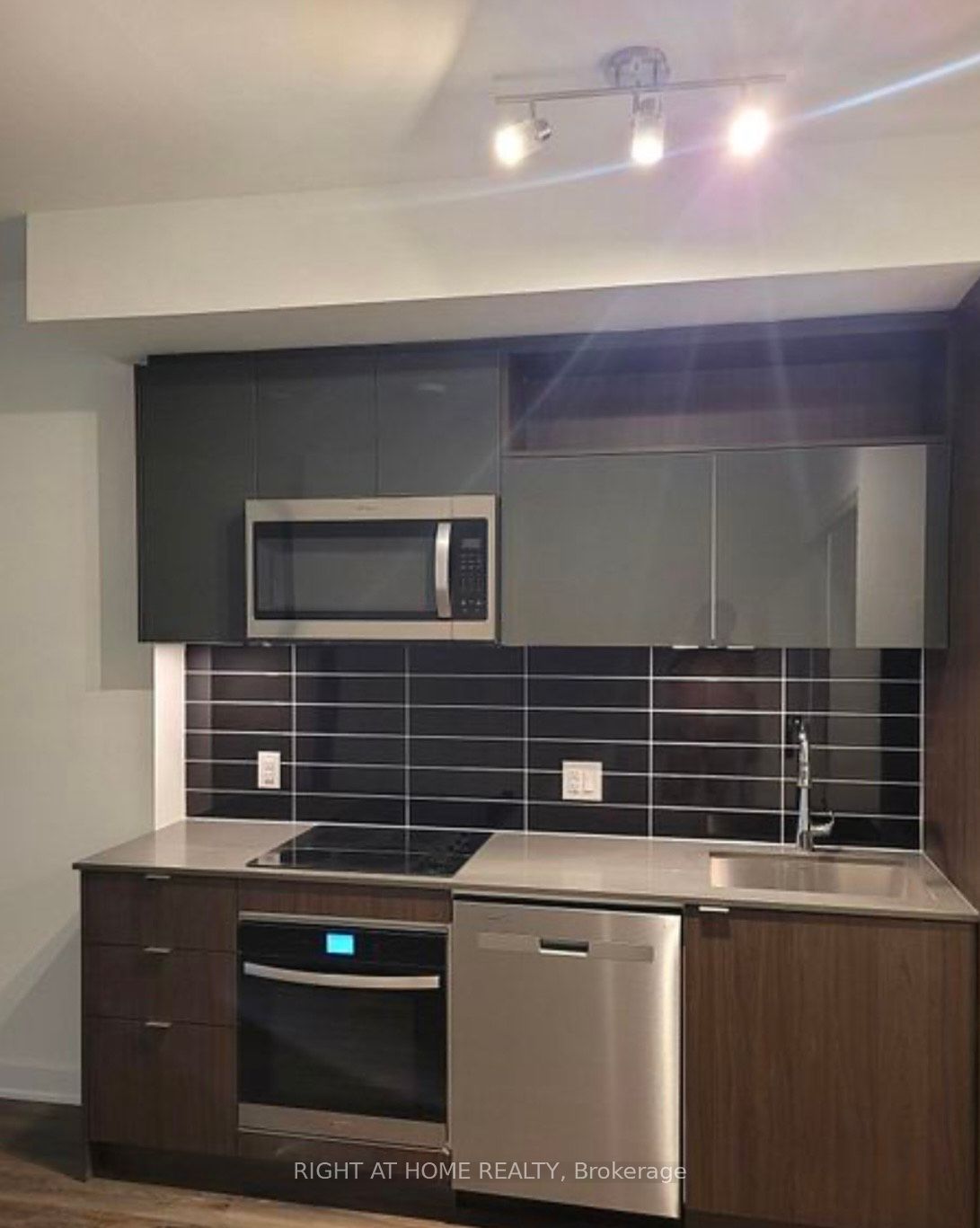 100 Dalhousie St 209