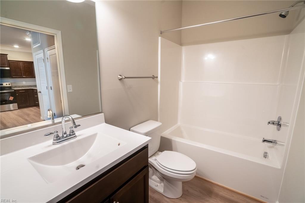 1504 Kathy Ann Way E 1504