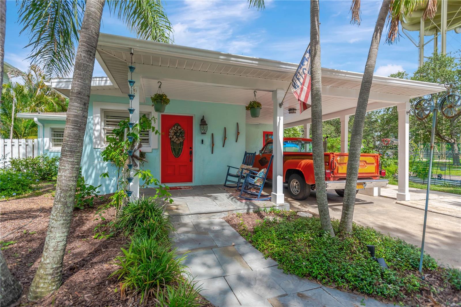 1042 S Sterling Avenue