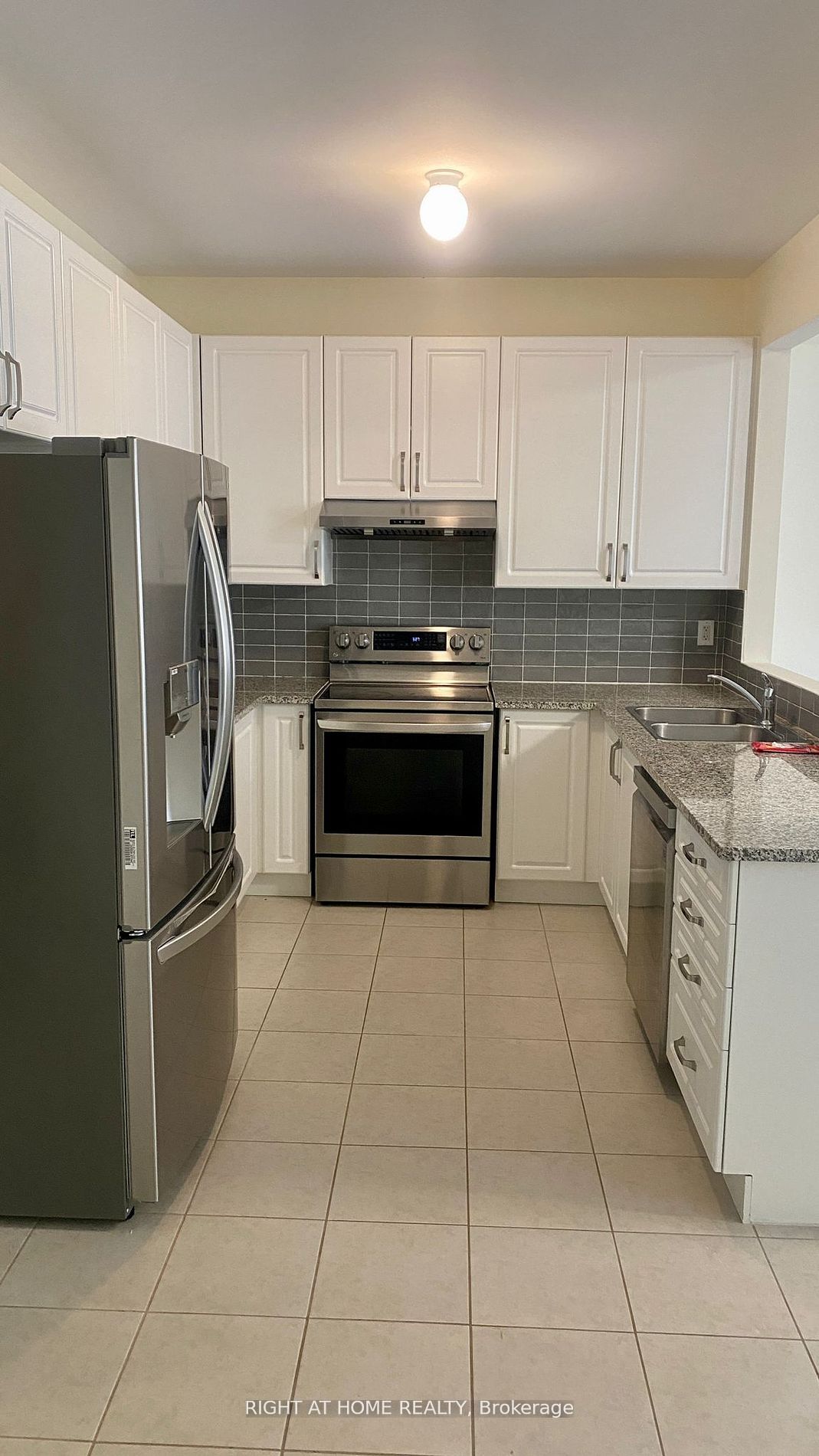 467 N Downes Jackson Hts