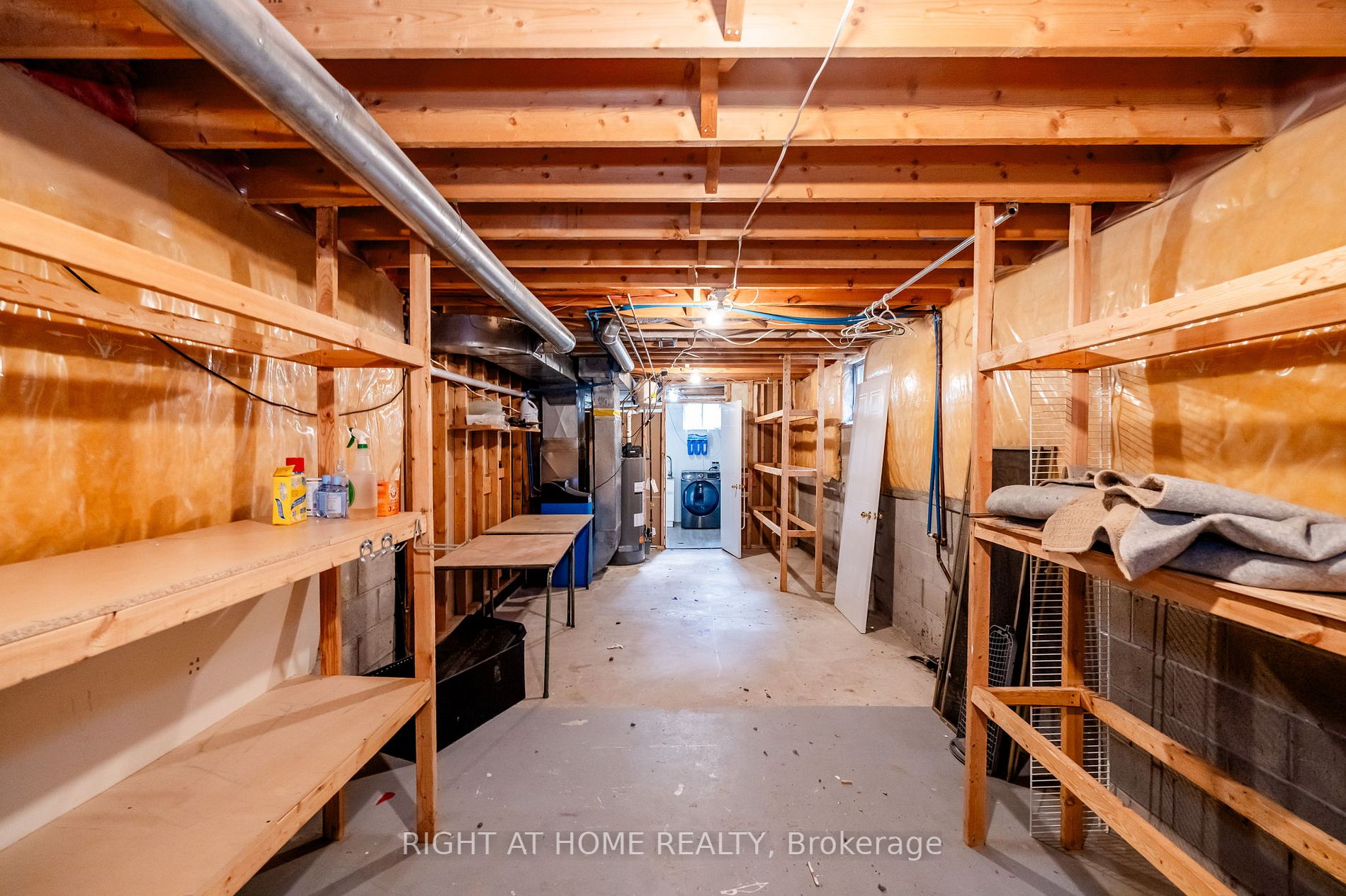 1052 Dina Cres