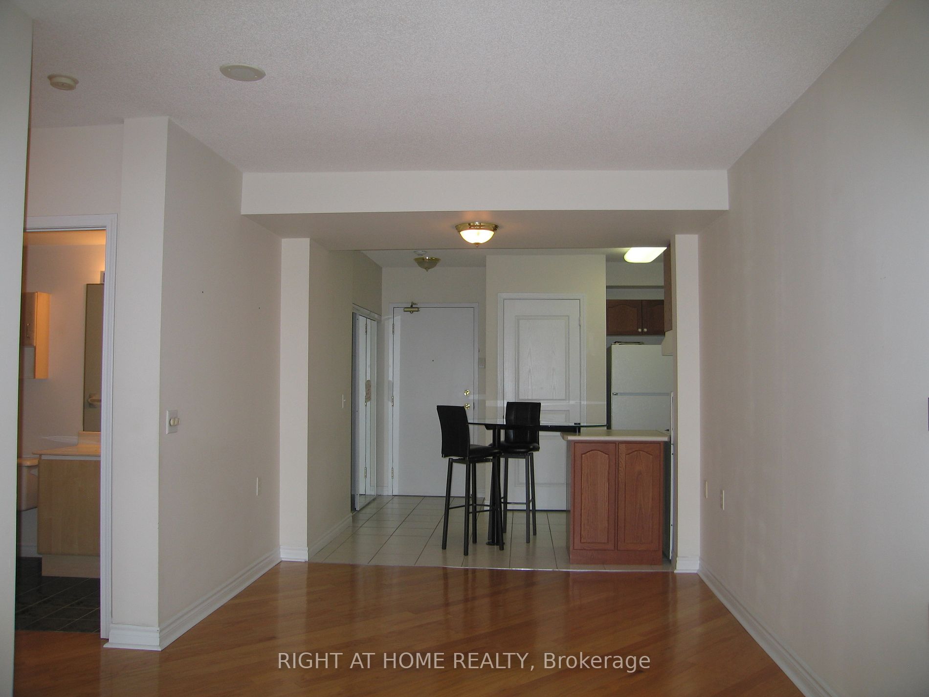 200 E Burnhamthorpe Rd 1506