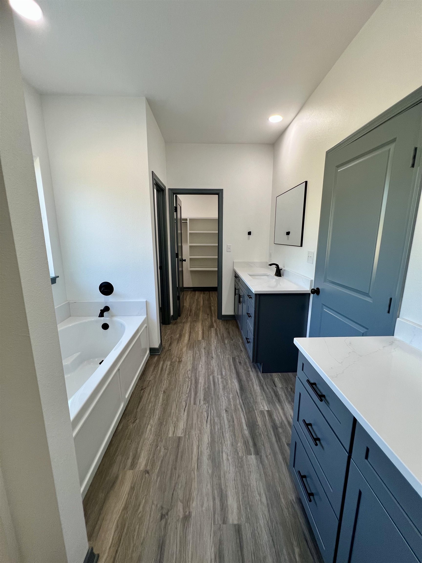 214 Castle Pines Dr