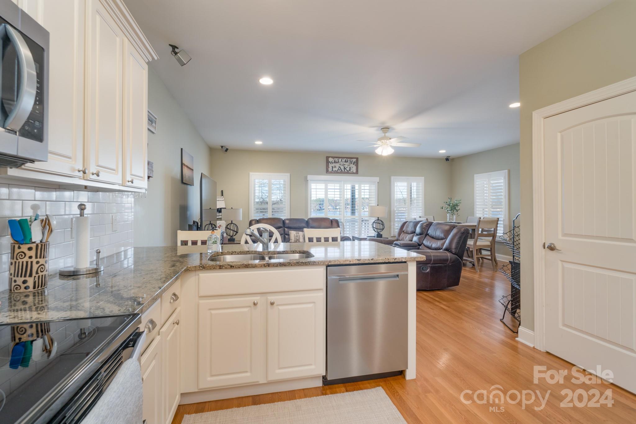 638 Deerfield Road