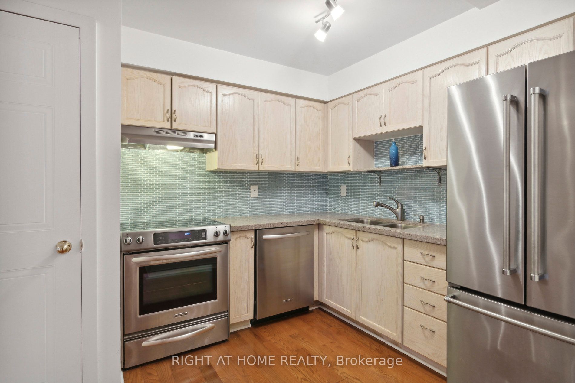 72 Sidney Belsey Cres 307