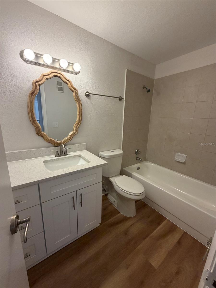 11520 Westwood 527