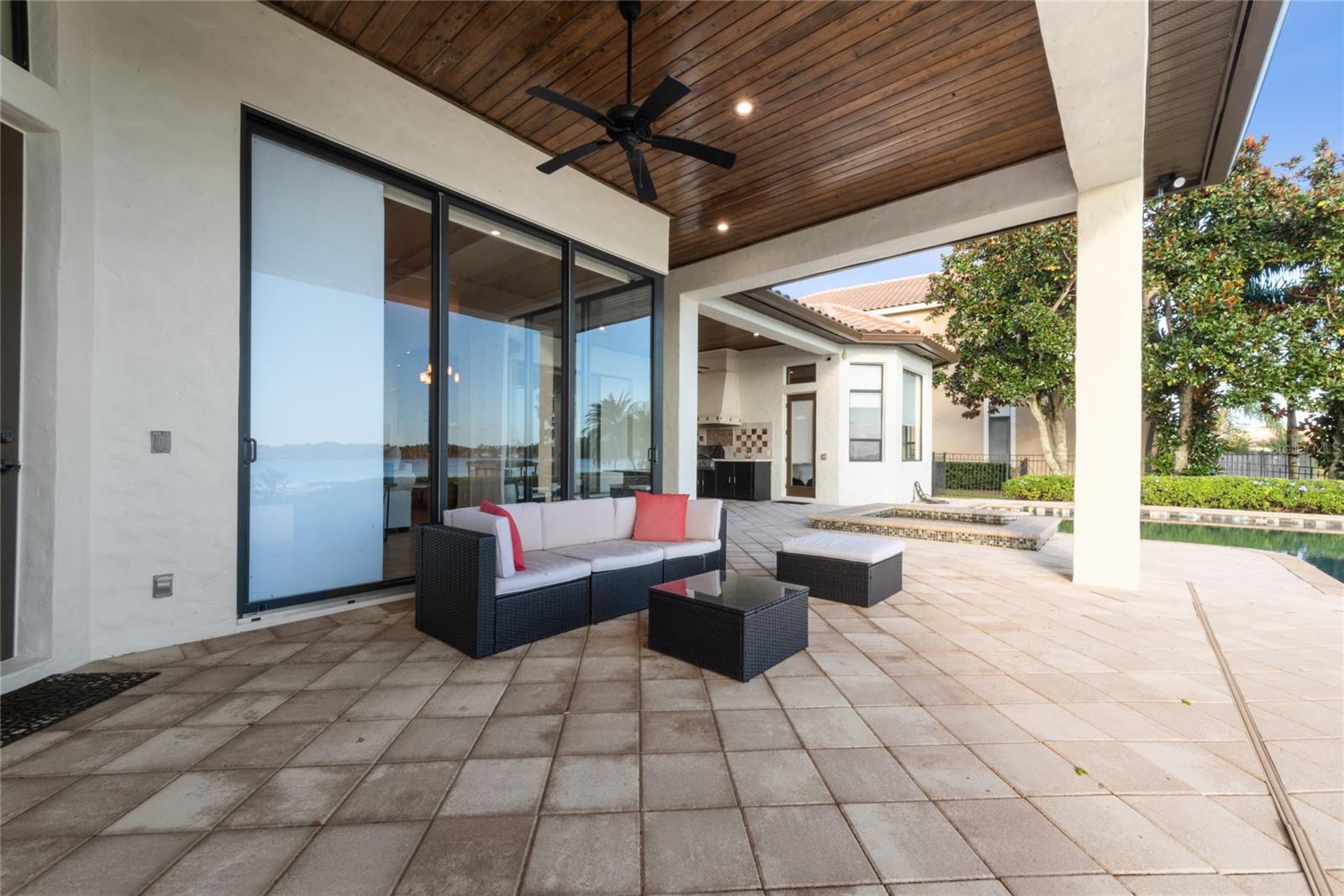 14616 Avenue Of The Rushes