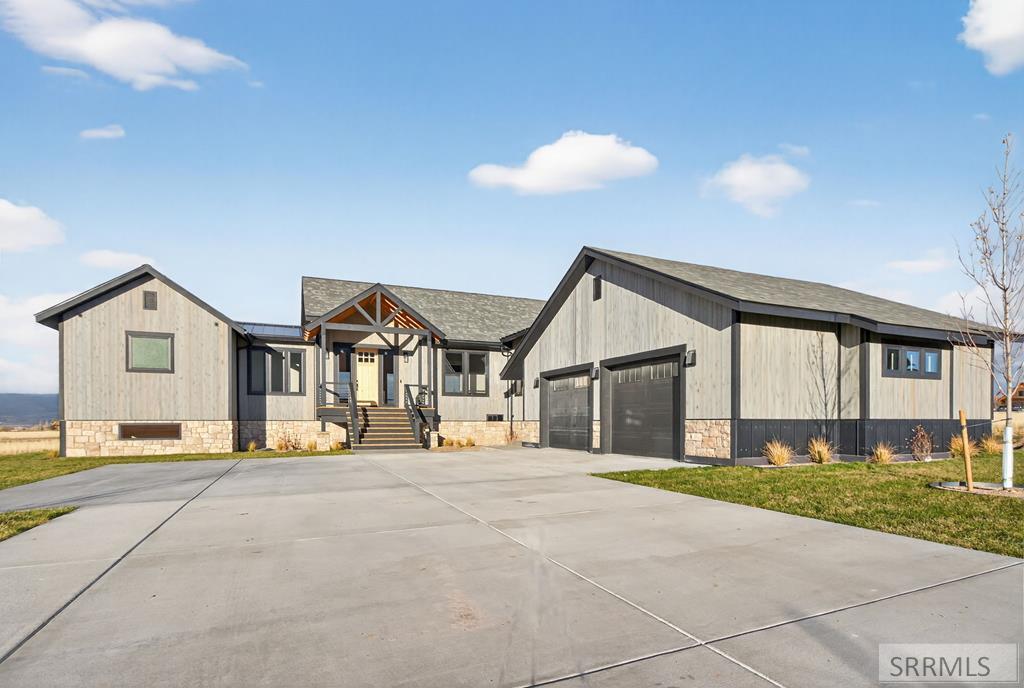 623 Royal Elk Circle