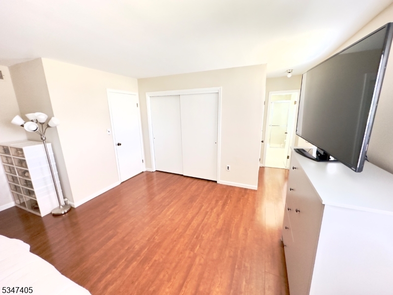 52 Westside Ave