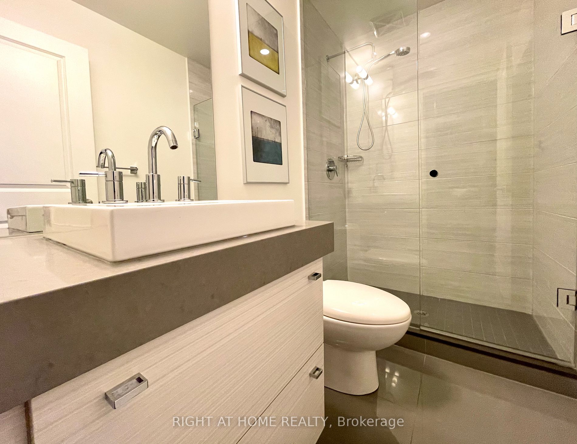 33 Shore Breeze Dr 3409