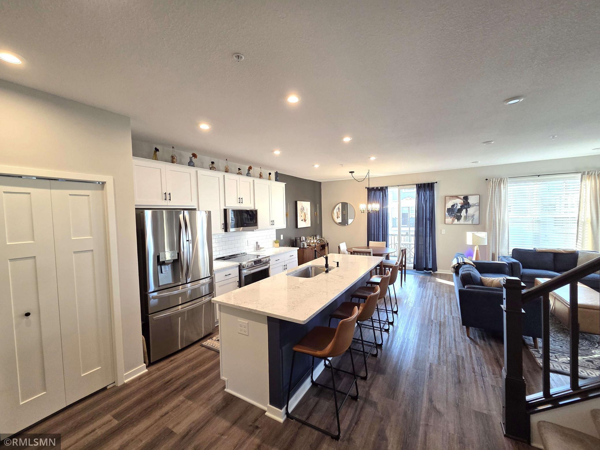 2234 Gateway Curve