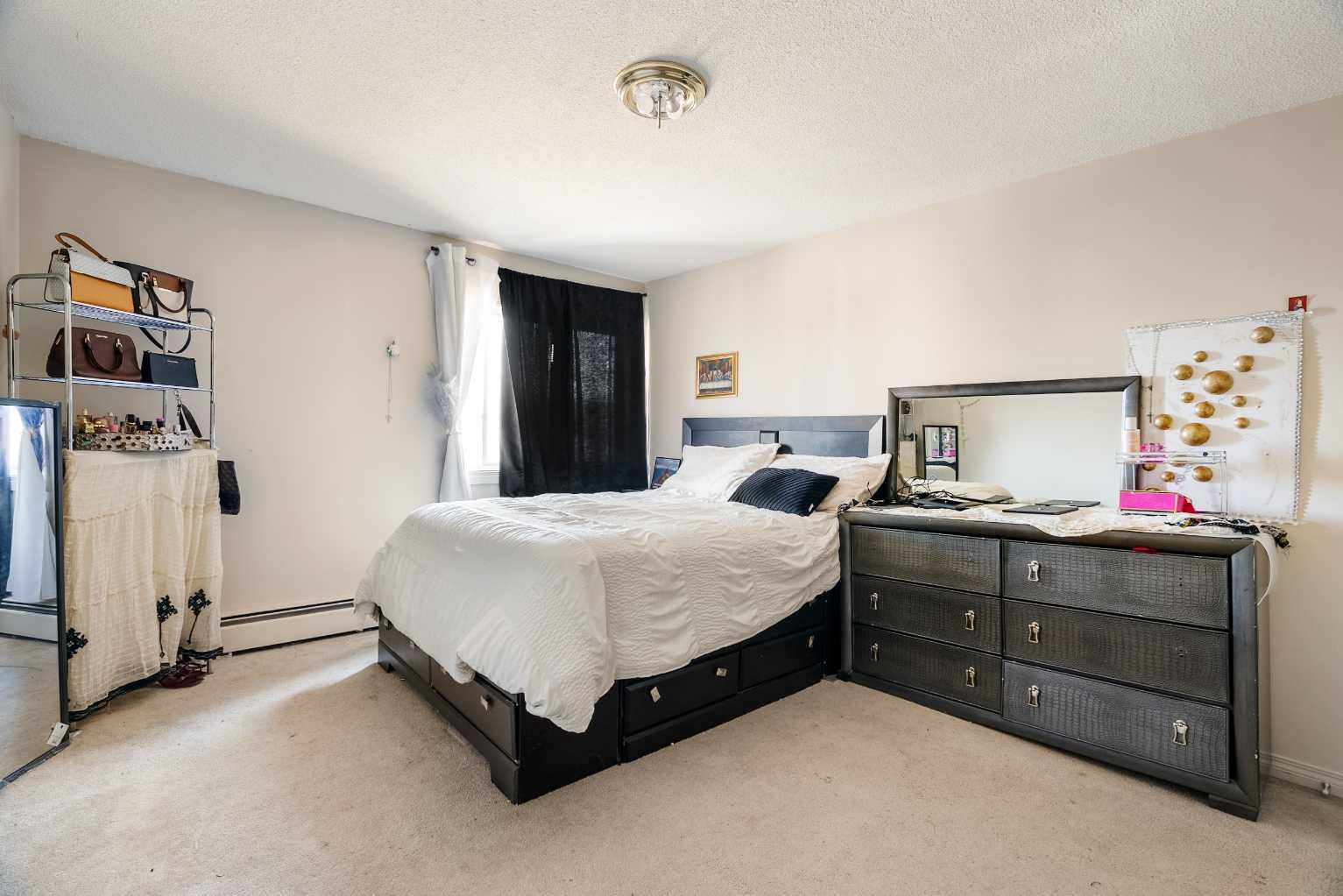 9 Clearwater Crescent 105