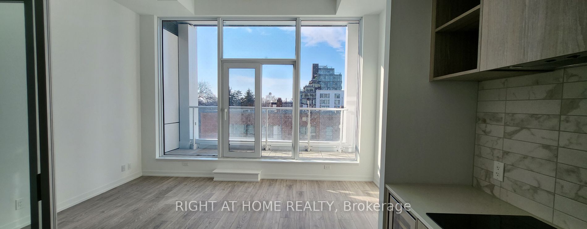 2020 Bathurst St 209