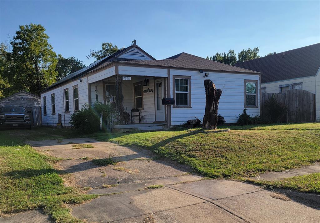 Welcome to 2708 Marigold Avenue in Sylvan Heights! Perfect Investment Property with 3 bedrooms, 1 bath, large pantry, enclosed laundry area, garage and outbuilding. 2708 Marigold Avenue is a blank slate…Use your vision to renovate 2708 Marigold to a personal residence or to use as a rental property. Opportunity awaits to transform this home…Create a new open space that includes a modern kitchen and living space… Cute covered front porch…A large backyard allows for creating a great outdoor space with a patio…Convert the garage to a modern carport. Ideally located in one of Fort Worth’s popular historic areas close to the booming Riverside Arts District. Just under 10 minutes from the iconic Stockyards, renowned museums, and the vibrant 7th Street entertainment district, and only 20 minutes from DFW Airport. With access to highways 35, 121, 820, and 30, this centrally located property offers the perfect blend of a quiet neighborhood and convenience! SOLD AS IS. CASH ONLY. New roof in 2025, newer HVAC (approx 6 yrs) and newer windows (approx 10 years). Both refrigerators will convey. Solar panels will be paid off at closing. See remarks for items that will be taken from the back. NO BLIND OFFERS.