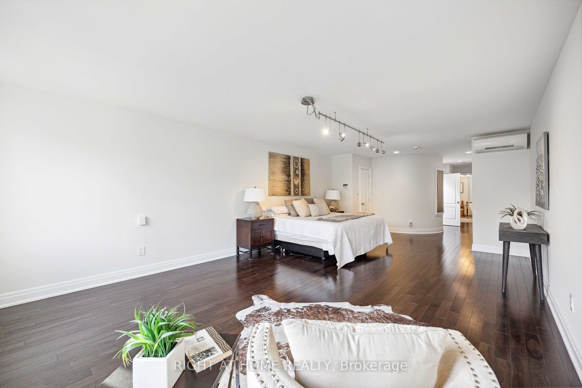 212 Walmer Rd