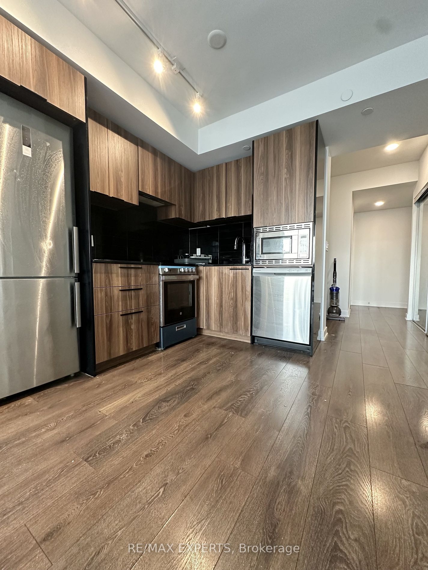 501 Yonge St 3213
