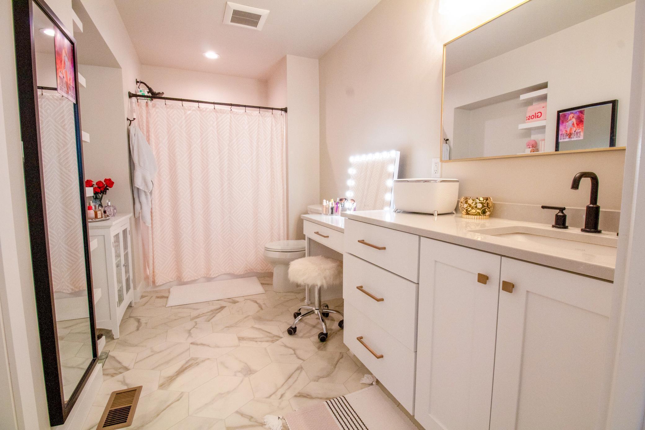 8825 Meadowlark Parkway