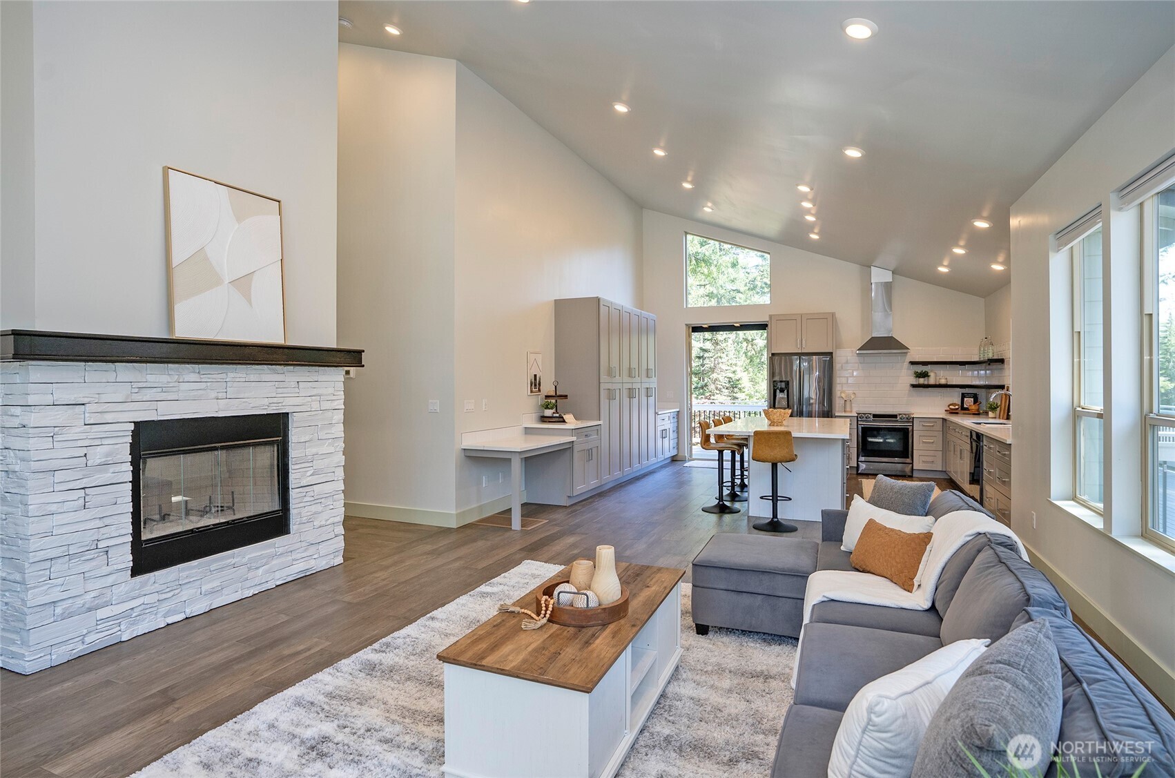 240 E Susan Lane