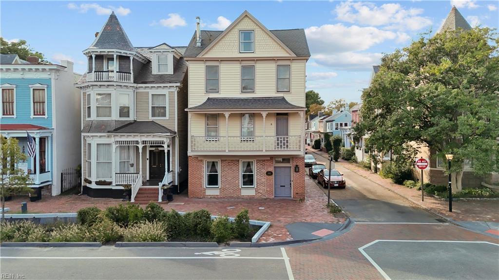 400 Court Street
