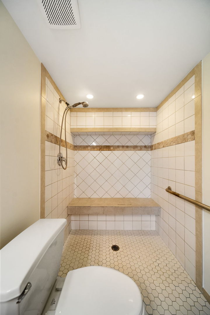 13950 E Leamington Drive 203