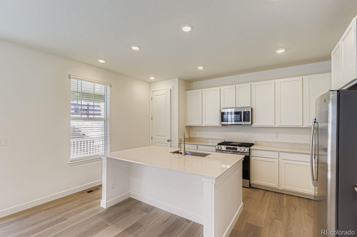 10828 Snowdon Street