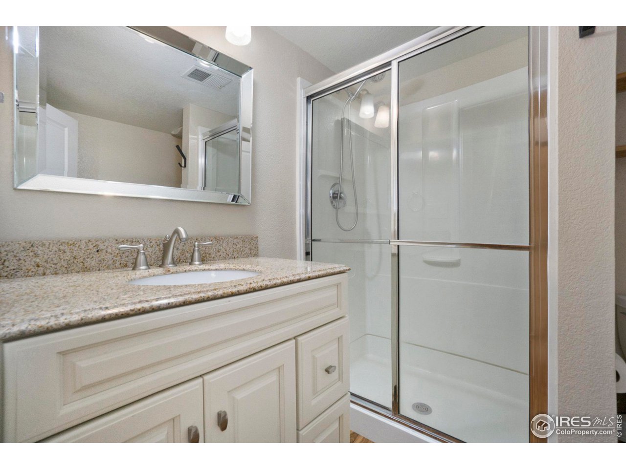 3000 Lisette Ct