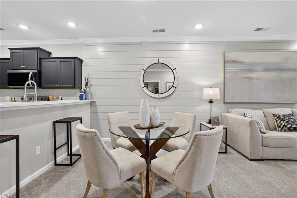 1910 Kathy Ann Way E 1910