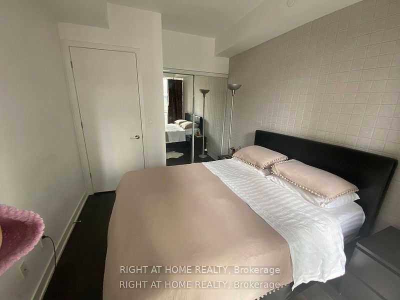 50 Bruyeres Mews 618