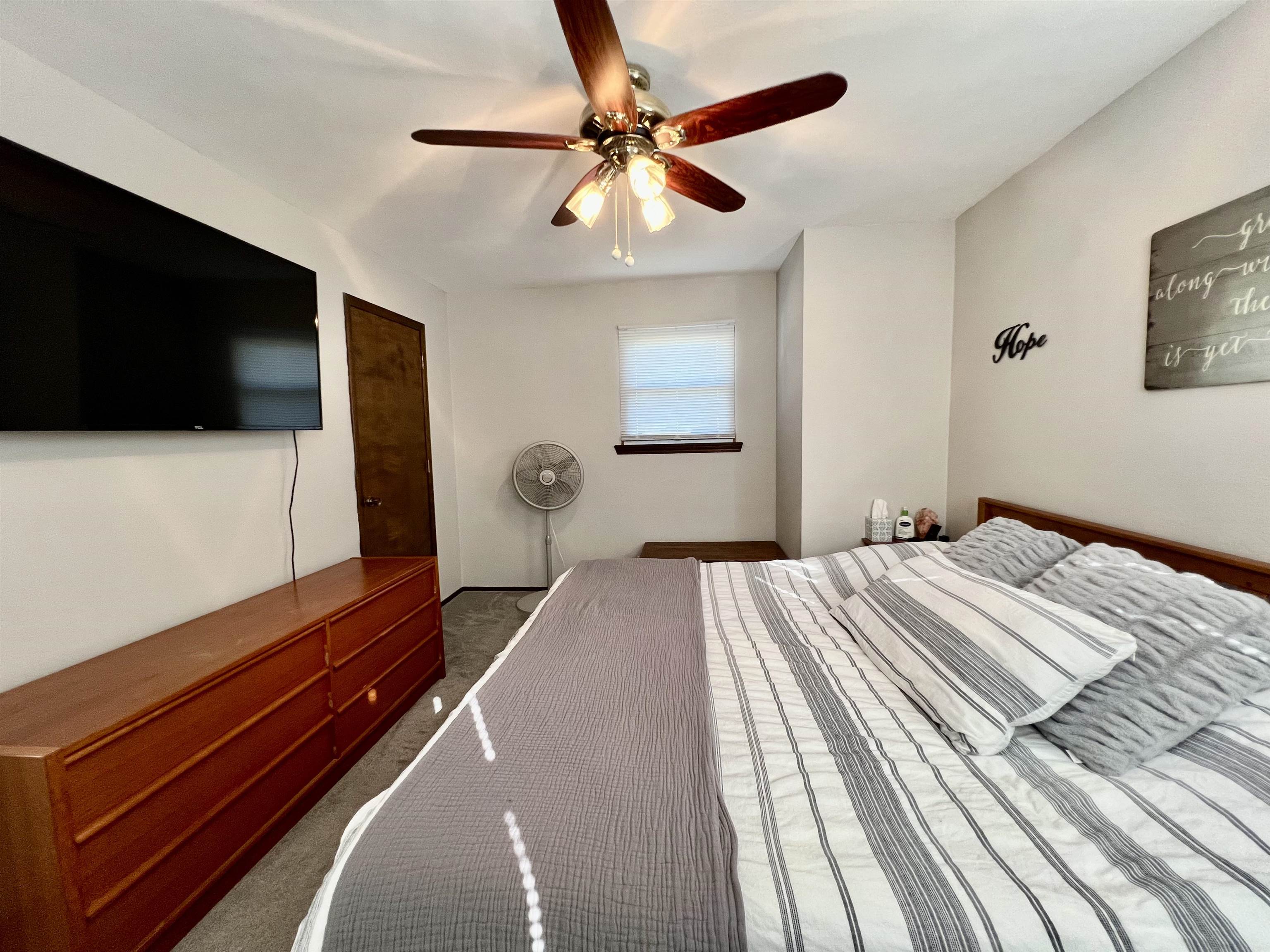 1402 E Madison