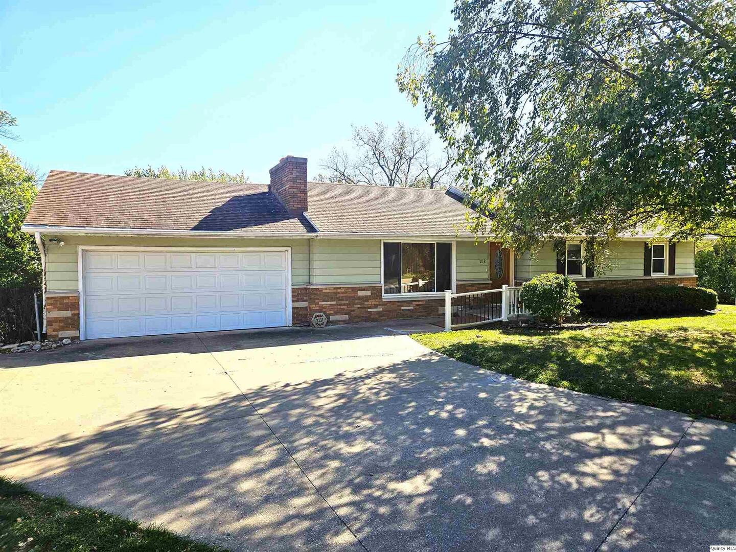2131 Sunnybrook Drive W