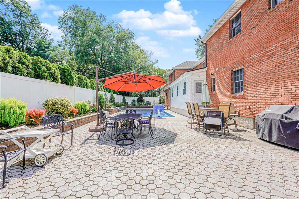 74 Longfellow Avenue