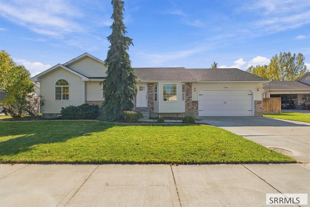 2930 E Stonewood Circle
