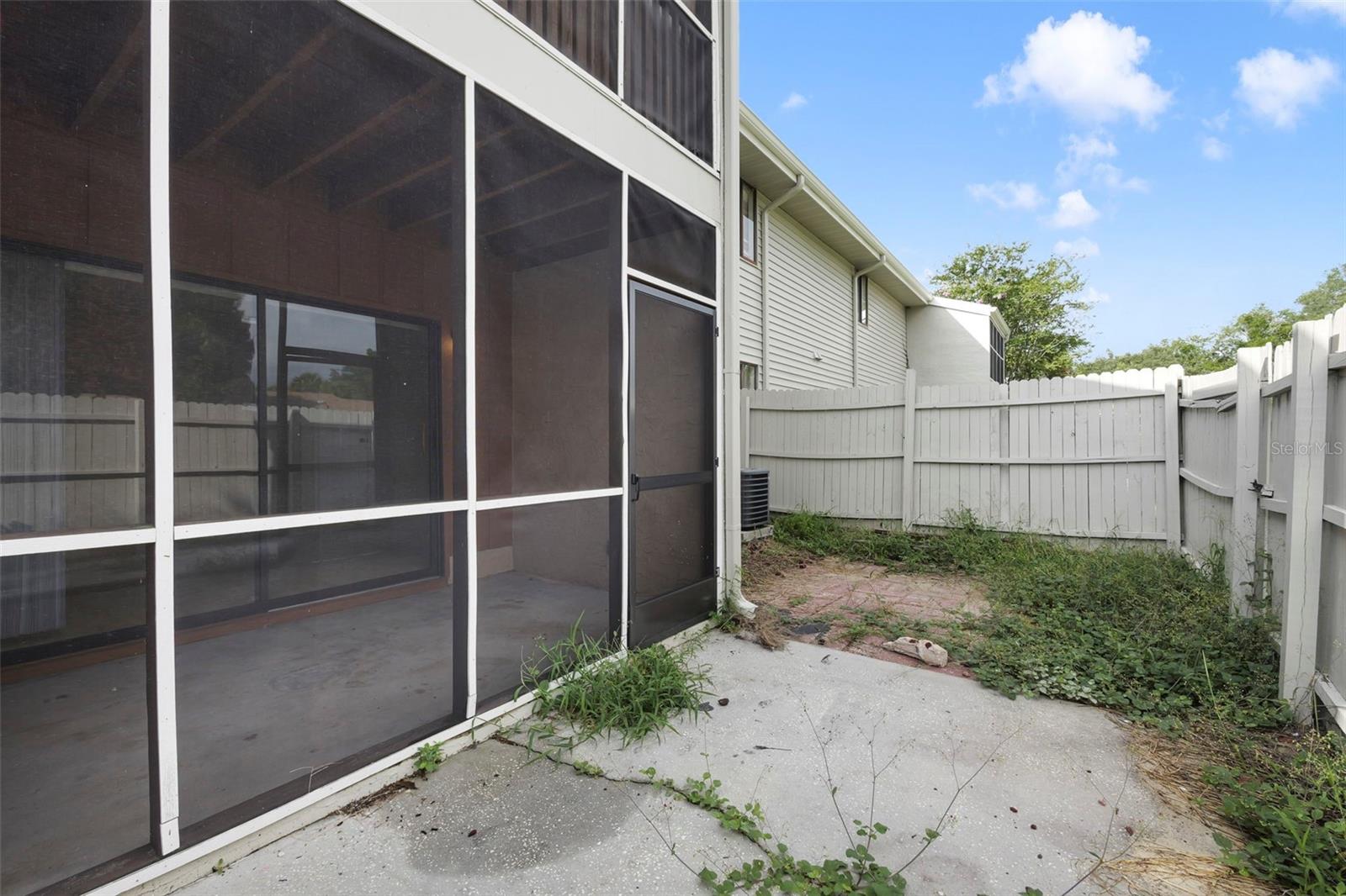 1412 Oak Place J