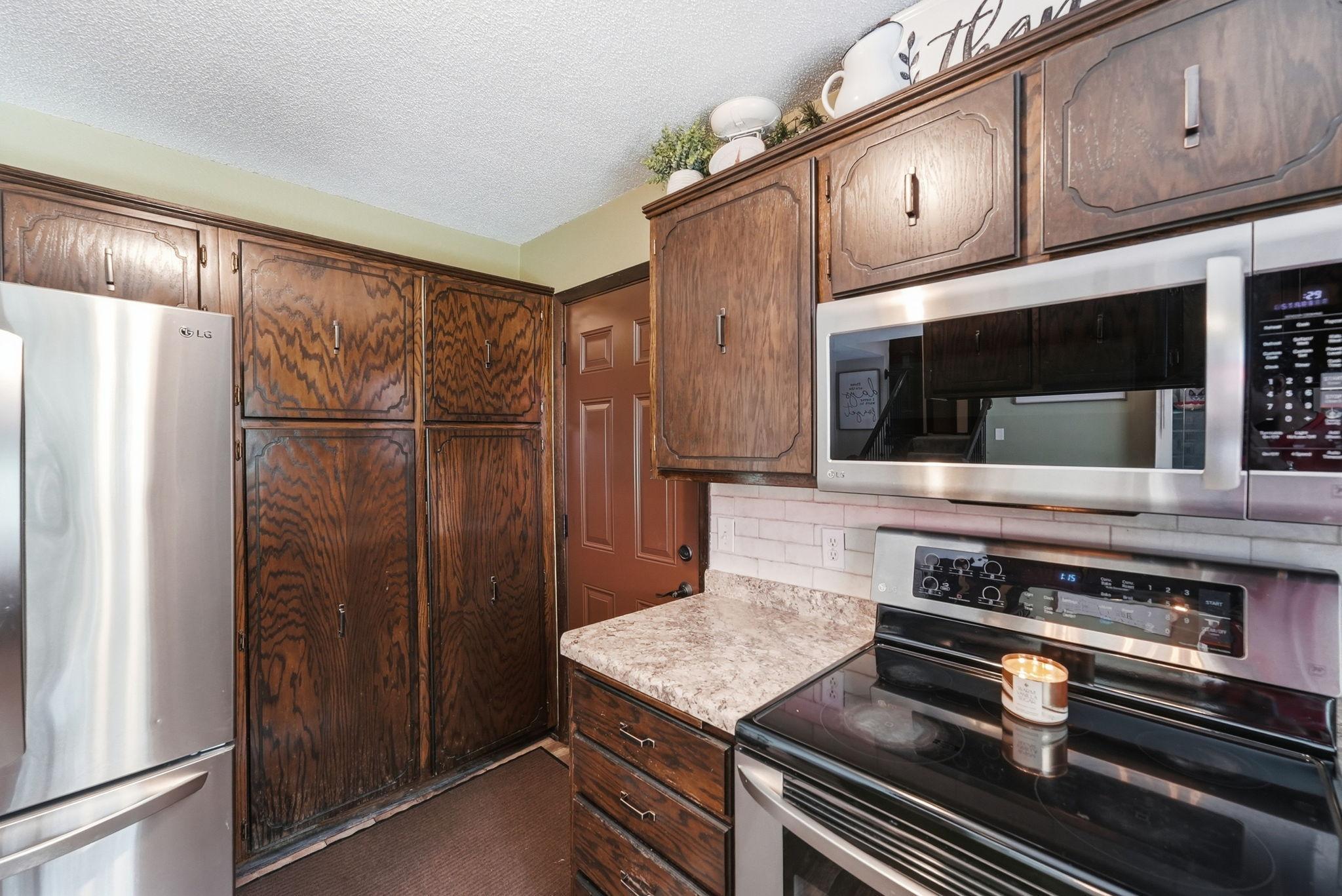 214 Highview Drive W