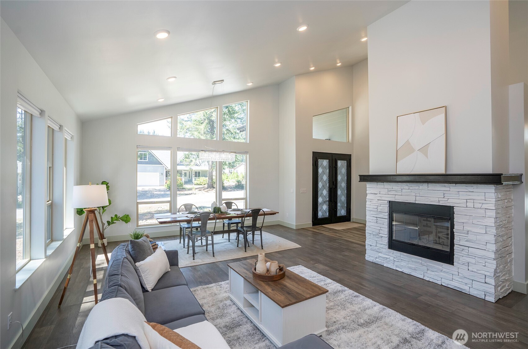 240 E Susan Lane