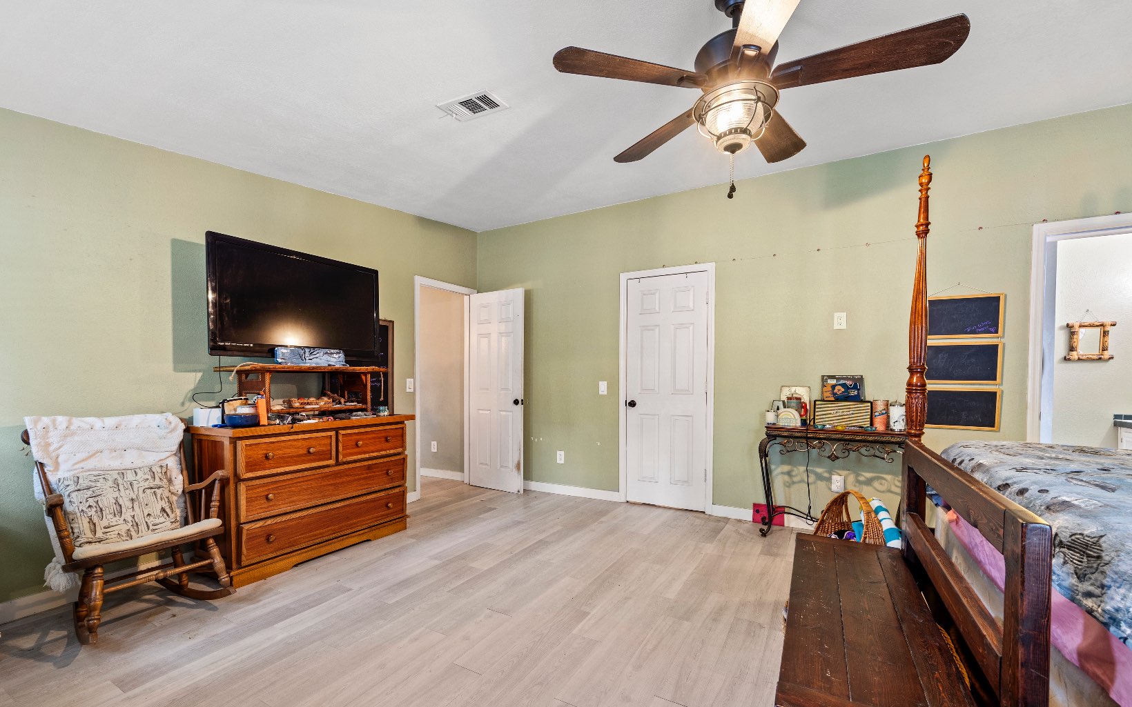 605 NE Governor Ave.