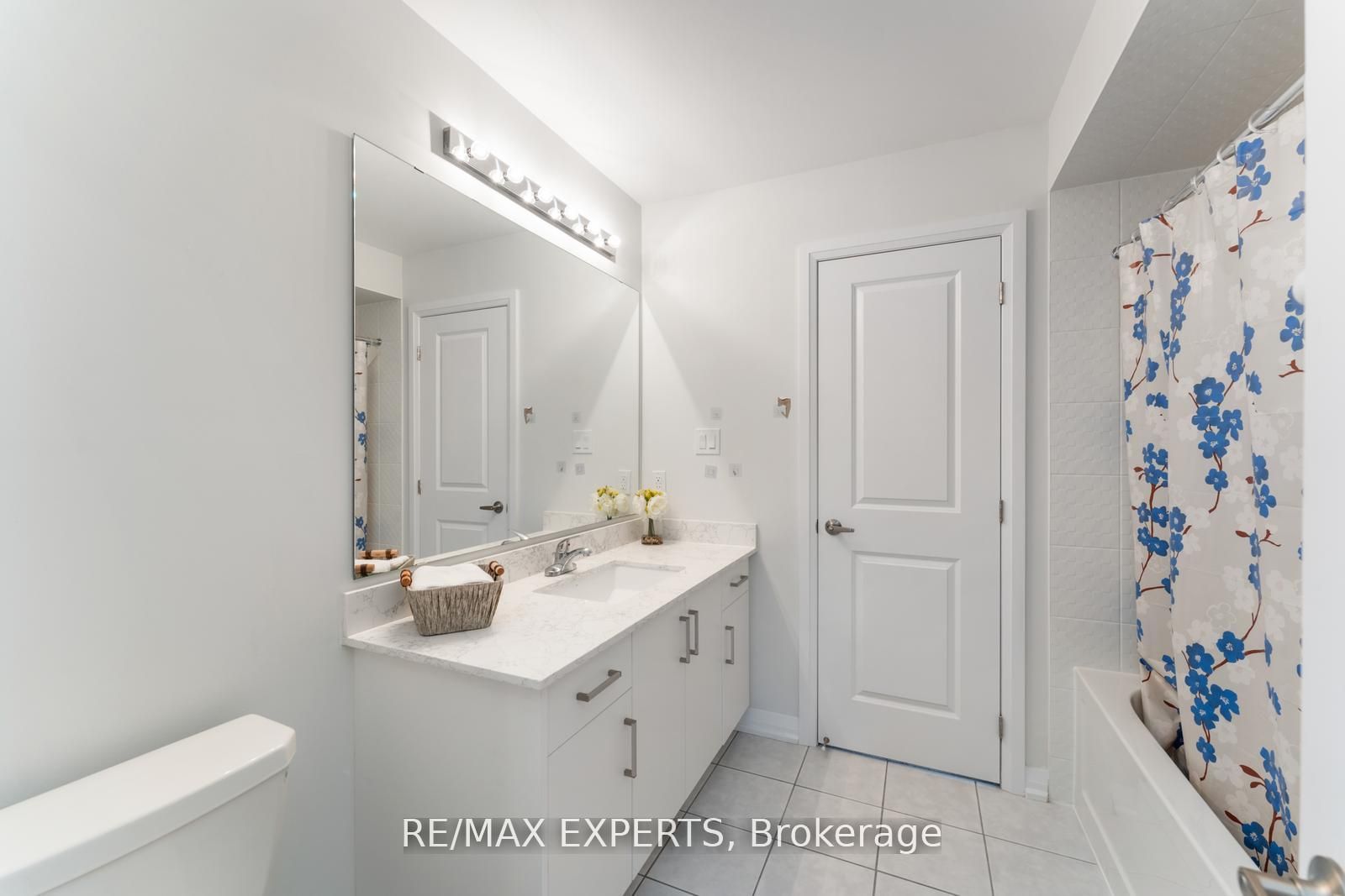 1583 Stovell Cres