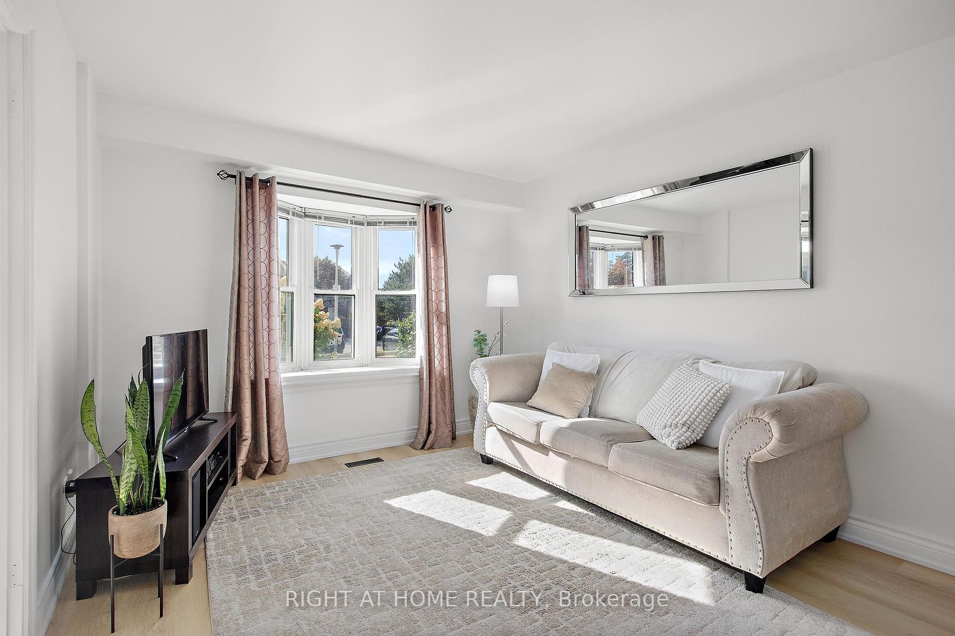 1020 Central Park Dr 82