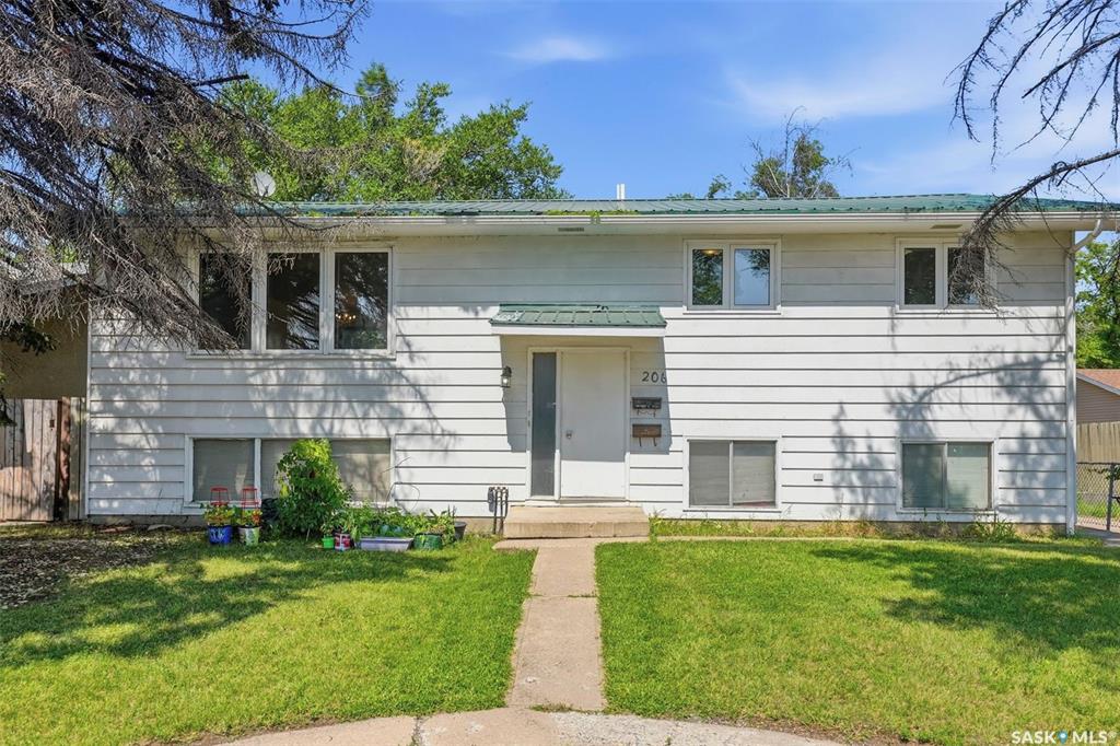 Exceptional Investment Opportunity Near the University of Saskatchewan. Don’t miss this incredible revenue opportunity in a highly desirable location just minutes from the University of Saskatchewan, 8th Street, parks, schools, transit, and a wide range of amenities. Situated on a spacious 50-foot corner lot and zoned R2, this well-maintained 1,232 sq. ft. bi-level offers excellent potential with a separate entry and a non-conforming basement suite.  The bright main floor features a spacious front living room with laminate flooring, a functional dining area that flows into the kitchen overlooking the fully fenced backyard, 3 generously sized bedrooms, a convenient laundry area, a 4-piece bathroom, and a private 2-piece ensuite off the primary bedroom.  The lower level is ideally set up for extended family or rental income, complete with its own separate entrance and heating source. The non-conforming suite includes a full kitchen and dining area, a comfortable living room, 3 bedrooms, a 4-piece bathroom, separate laundry, and excellent income potential.  Additional features include all appliances for both the main floor and basement, a tankless water heater, underground sprinklers, rear parking, a storage shed, and plenty of room to add value over time.  Whether you’re looking to expand your investment portfolio or purchase a home with mortgage-helper potential, this property is one you won’t want to miss.  Presentation of offers: August 7, 2026, at 1:00 PM. (- Seller is unaware of functionality of underground sprinklers as does not use. All hookups are there.  Wall air conditioning unit is the tenants in basement and tenant will be keeping.)