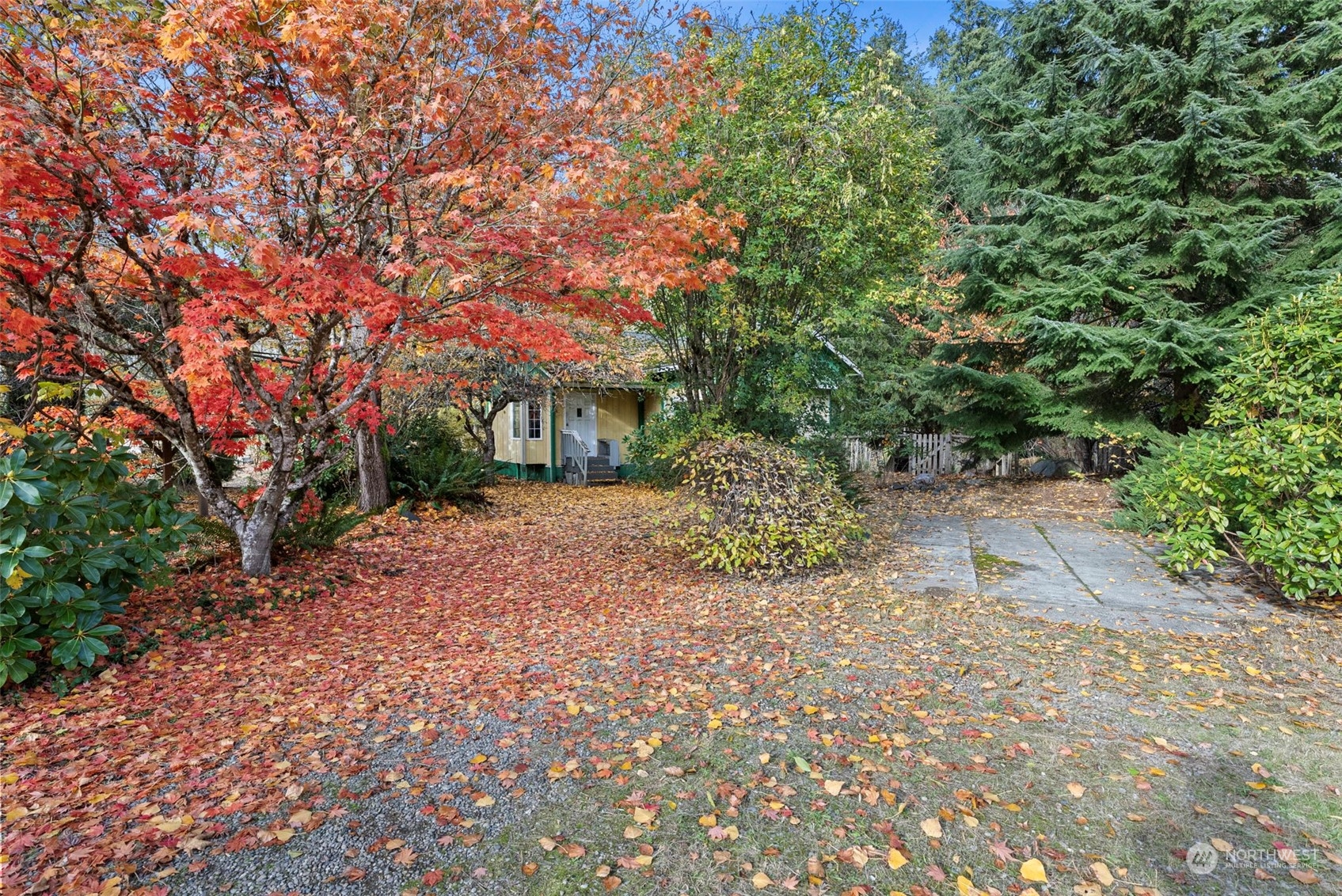 739 SE Dogwood Road