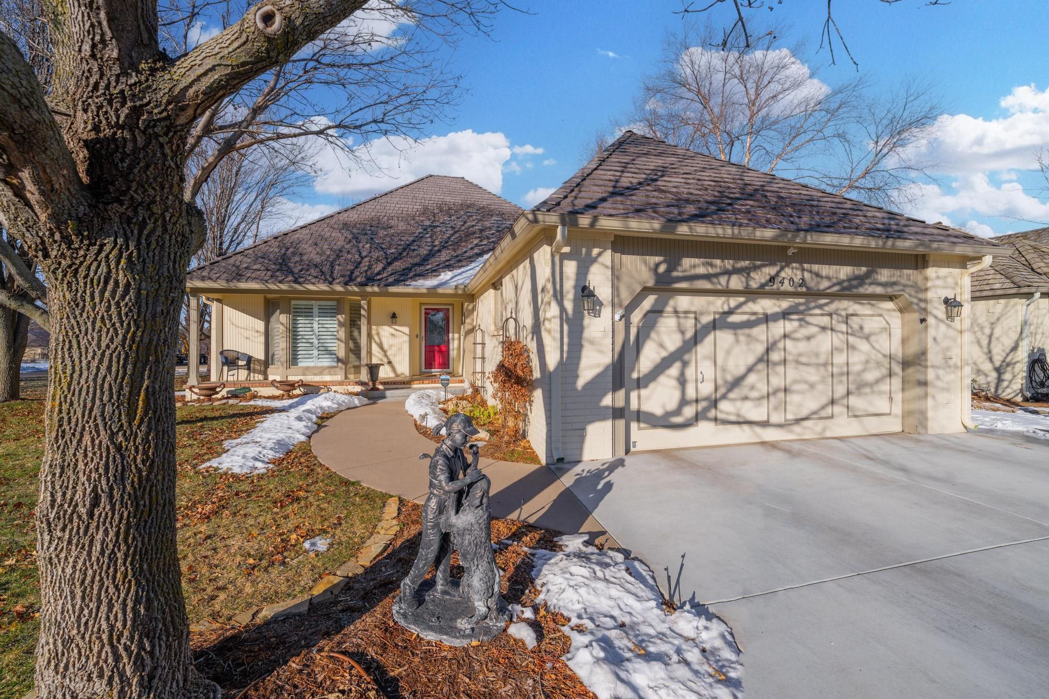 9402 E Woodspring St