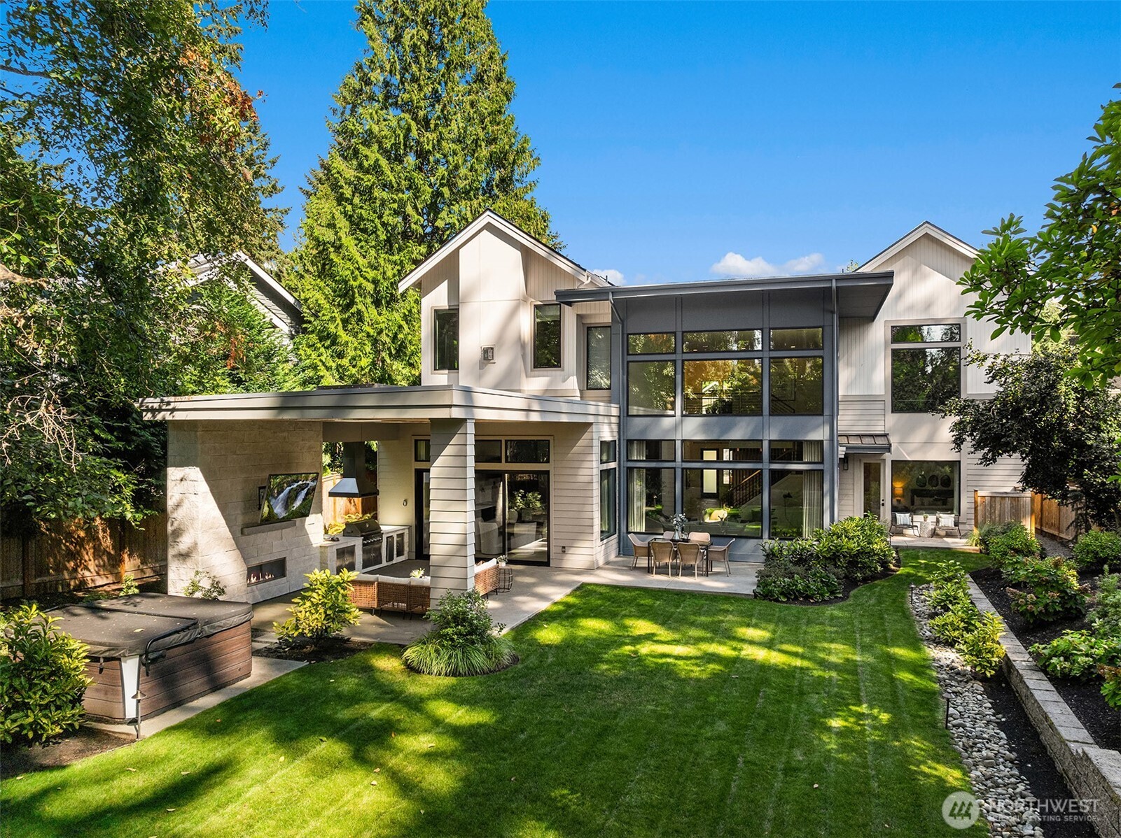 Bellevue - 2131  104th Place SE