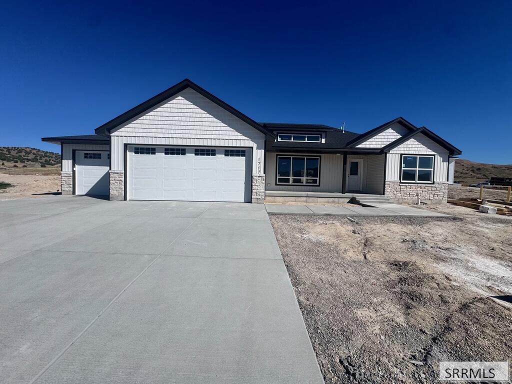 1717 Dumas Circle