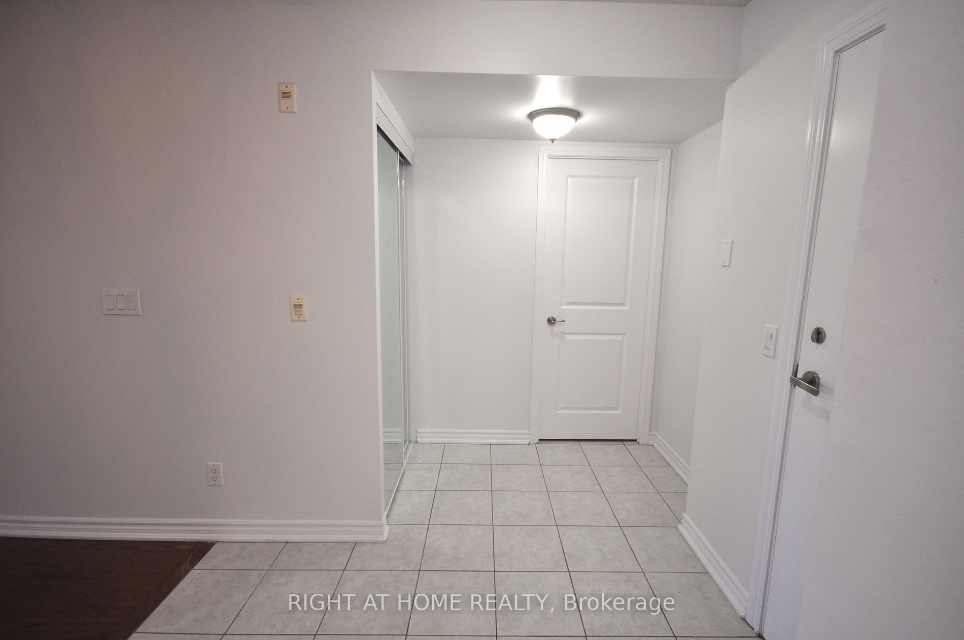 8026 Kipling Ave 201