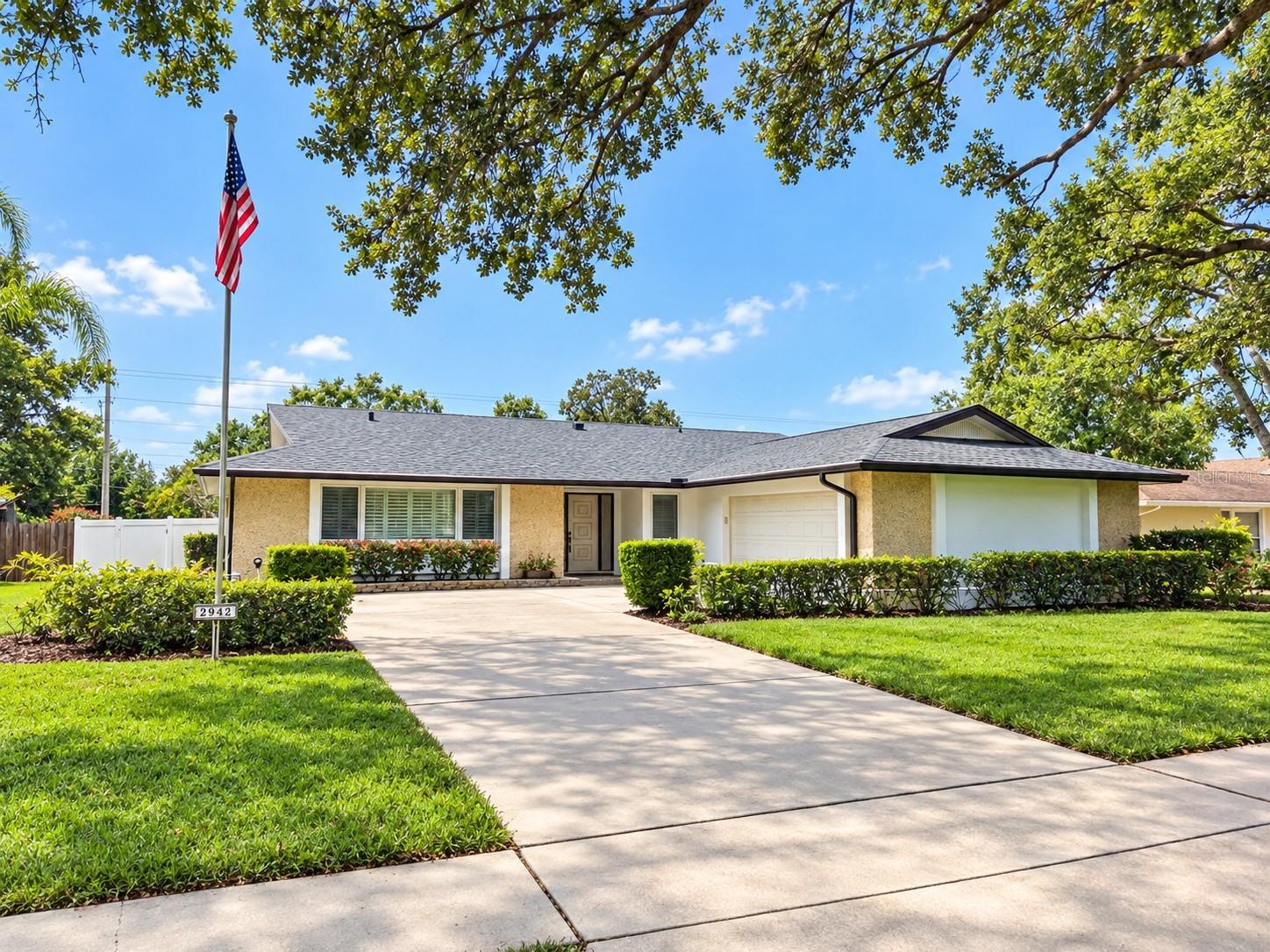 2942 Clubhouse Drive W