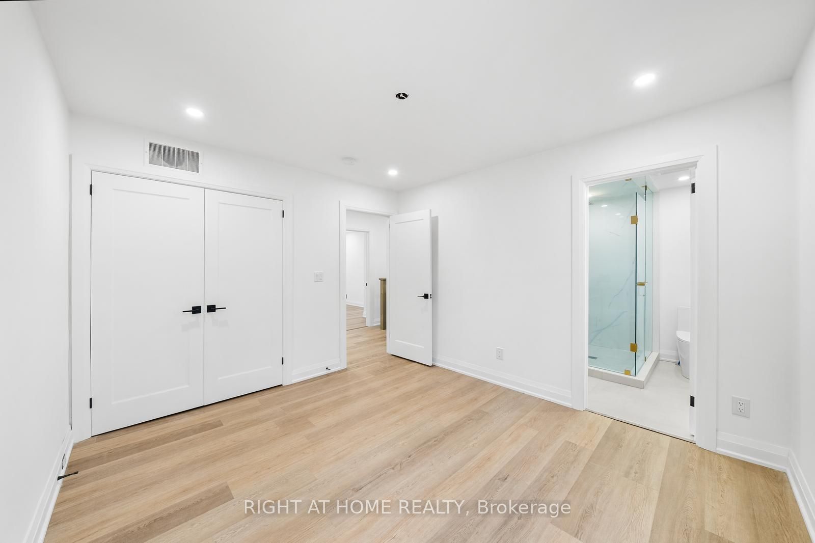 147 Forman Ave