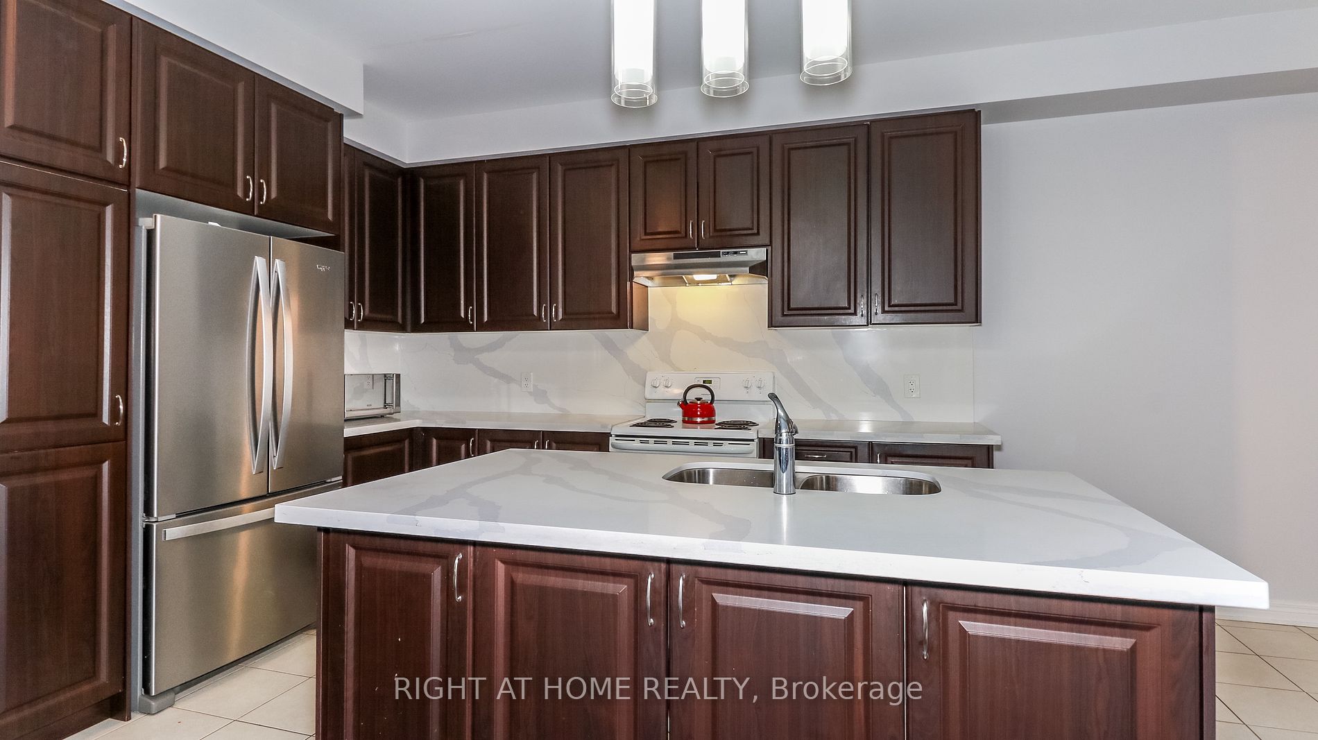 23 W Beechborough Cres