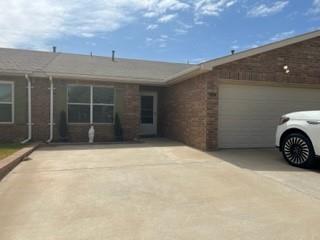 CUL DE SAC STREET NO YARD MAINTENANCE VERY WELL MAINTAINED 2 BEDROOM 2 BATH  2 C GARAGE, JUST PUT IN NEW CARPET